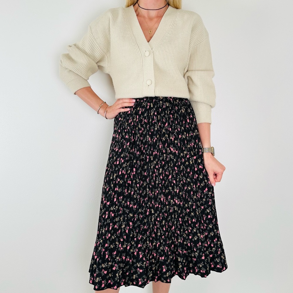 New Metro Wear black floral pleated midi skirt - Picture 2 of 12